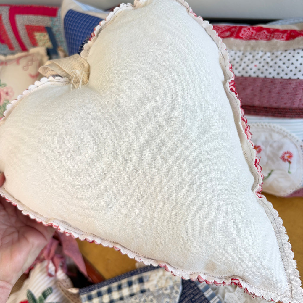 KNOB Quilted Heart Peg Rack, Knob Hanger, Small Home Door Decor