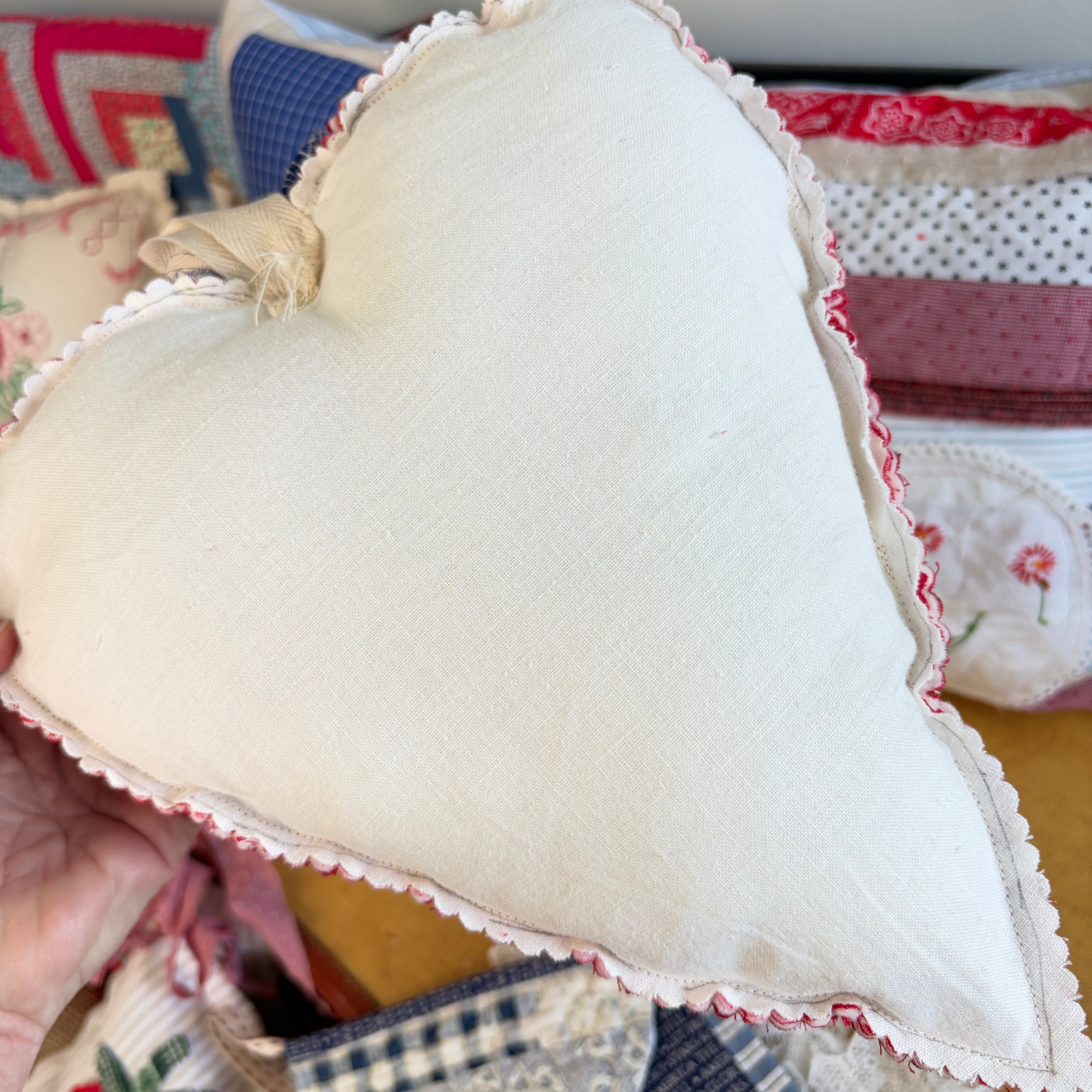 KNOB Quilted Heart Peg Rack, Knob Hanger, Small Home Door Decor