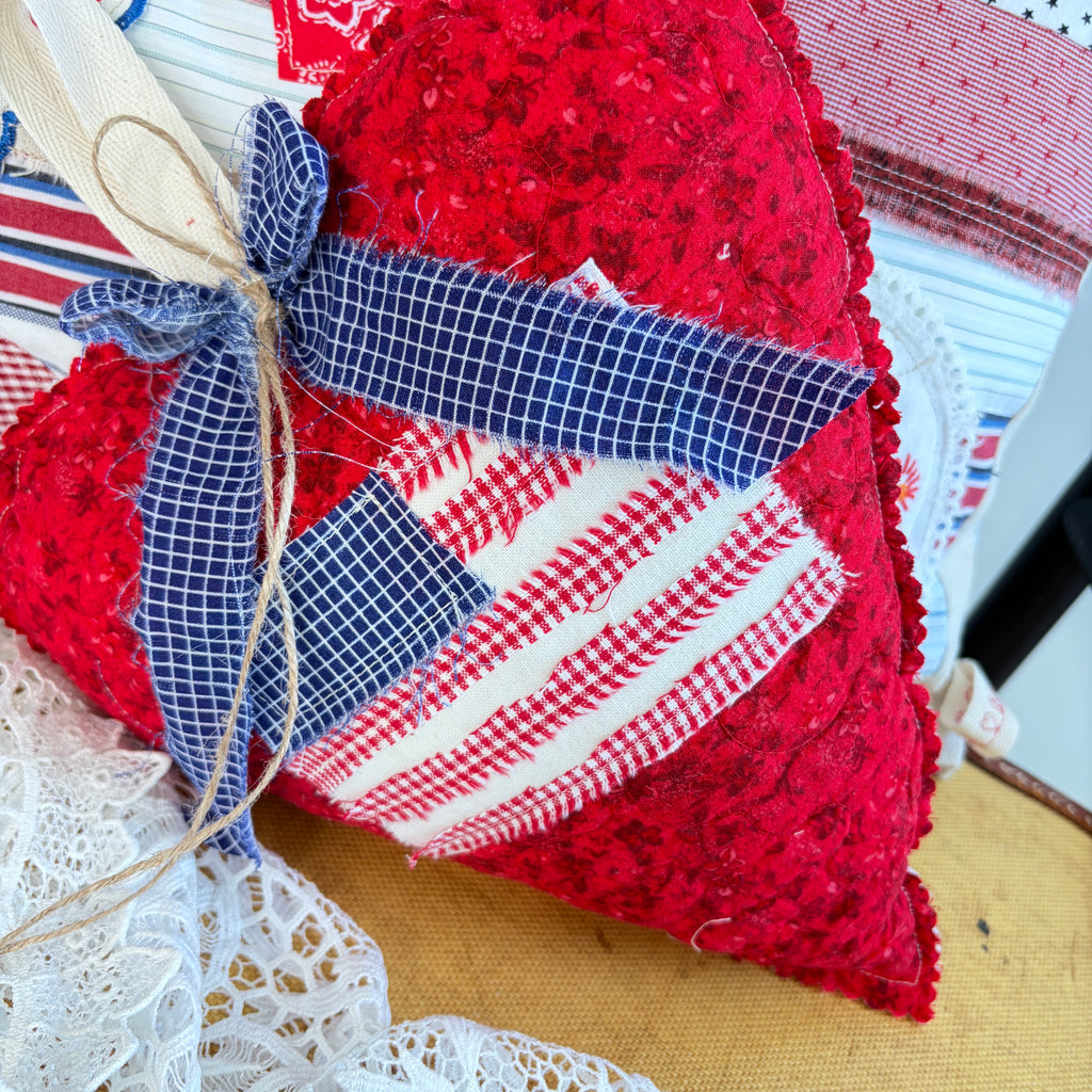 KNOB Quilted Heart Peg Rack, Knob Hanger, Small Home Door Decor
