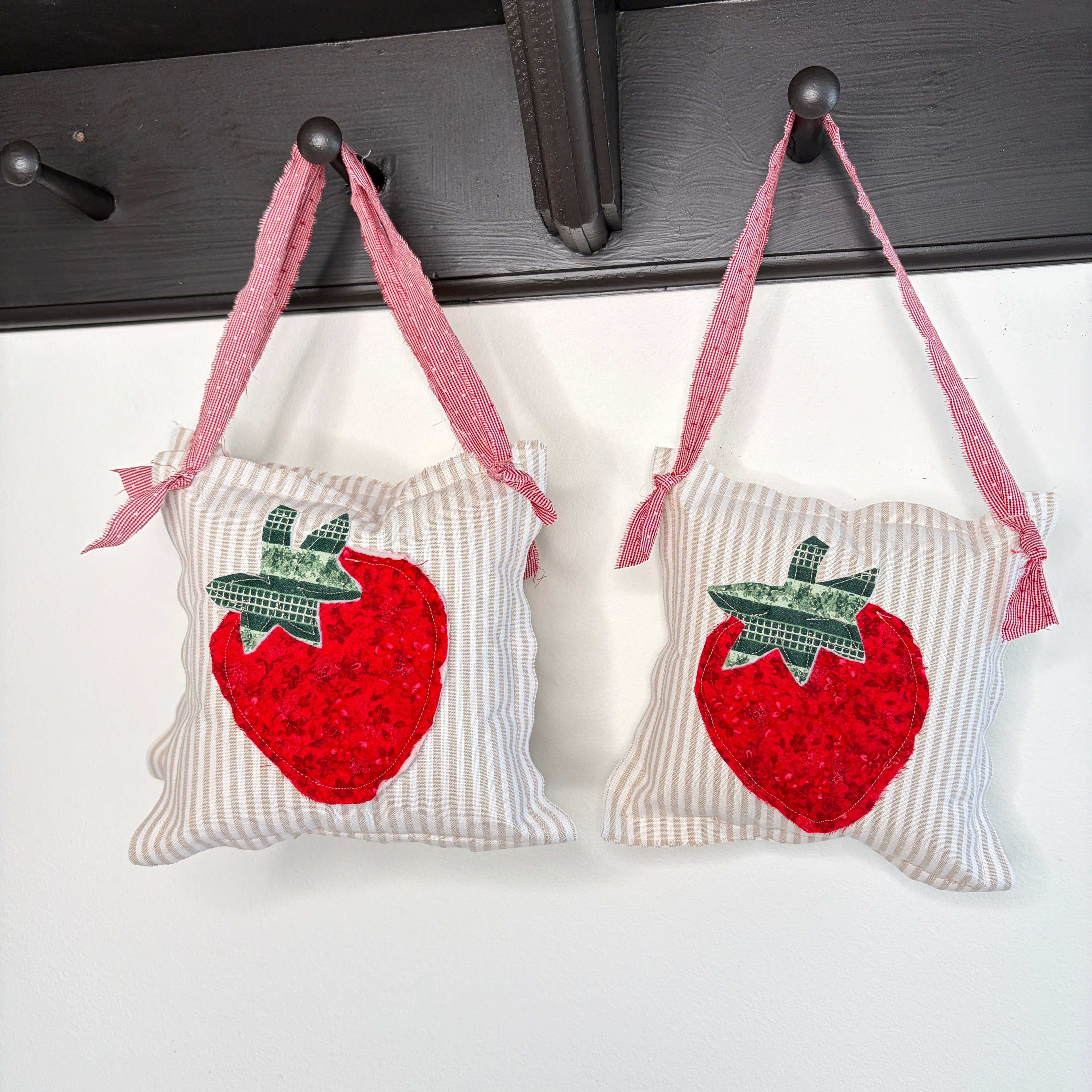 KNOB Stuffed Strawberry Puffs for Peg Rack, Knob Hanger, Small Home Door Decor