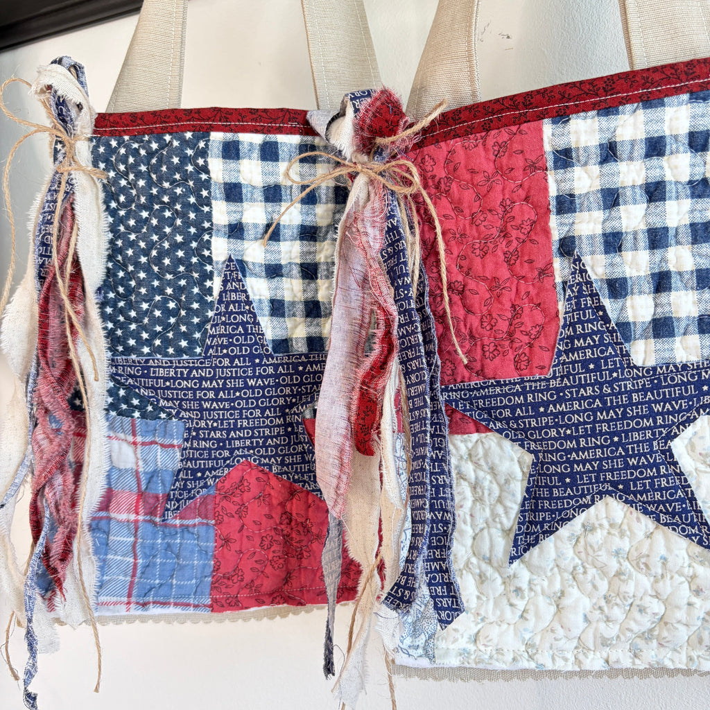 DITTY Americana Quilted Tuck-In Pouch with Blue Star, Hanging Ditty Bag