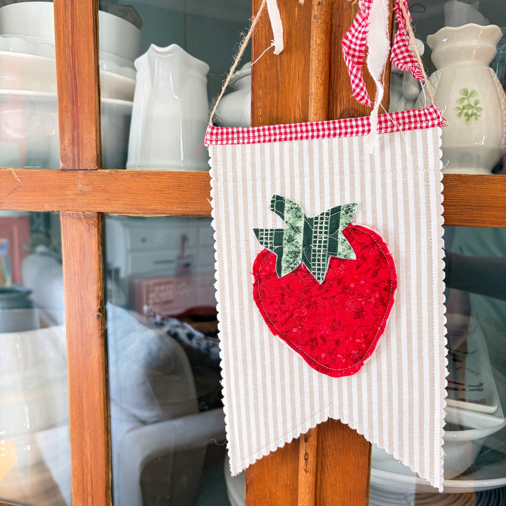 KNOB Quilted Strawberry Banner for Peg Rack, Knob Hanger, Small Home Door Decor