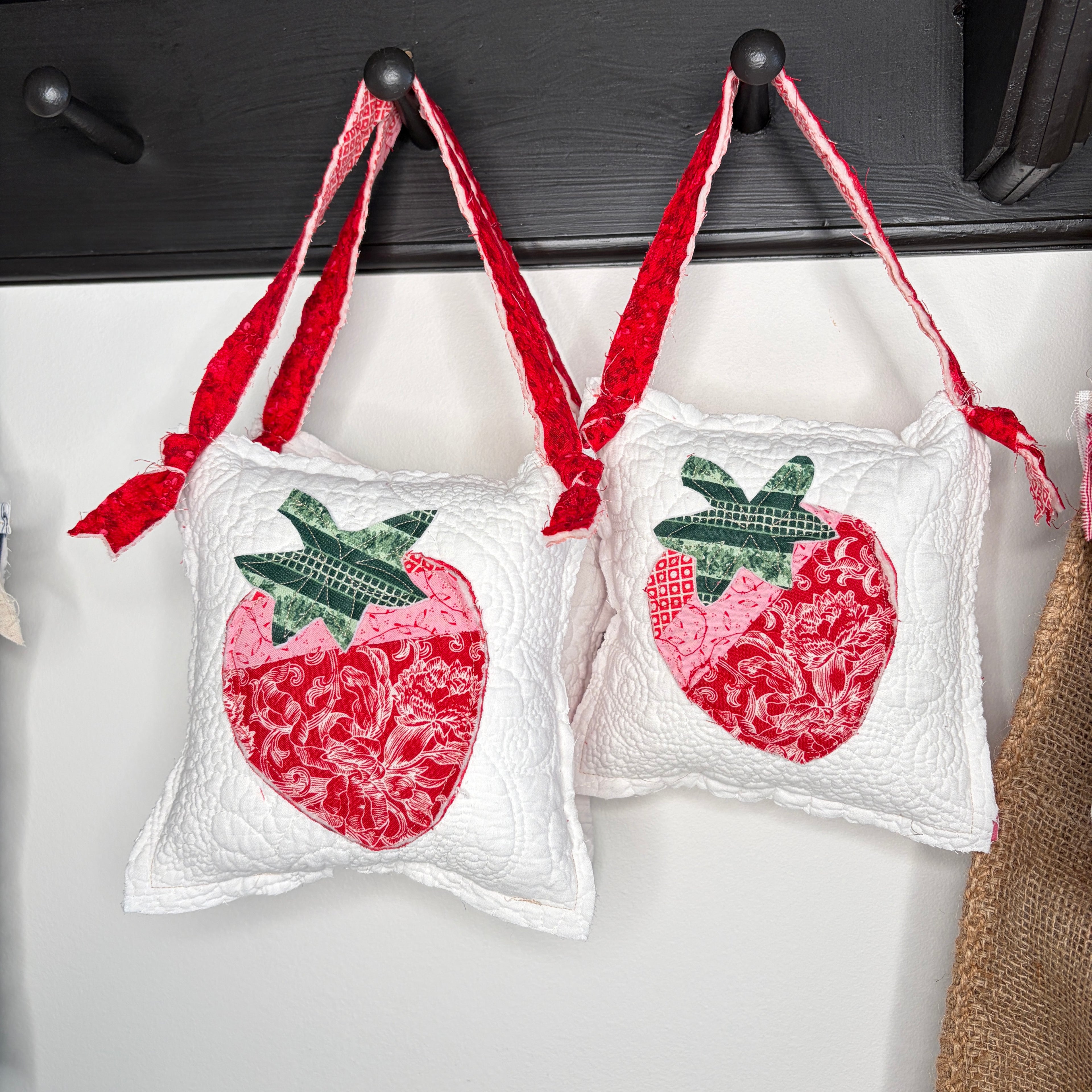 KNOB Quilted Strawberry Puffs for Peg Rack, Knob Hanger, Small Home Door Decor