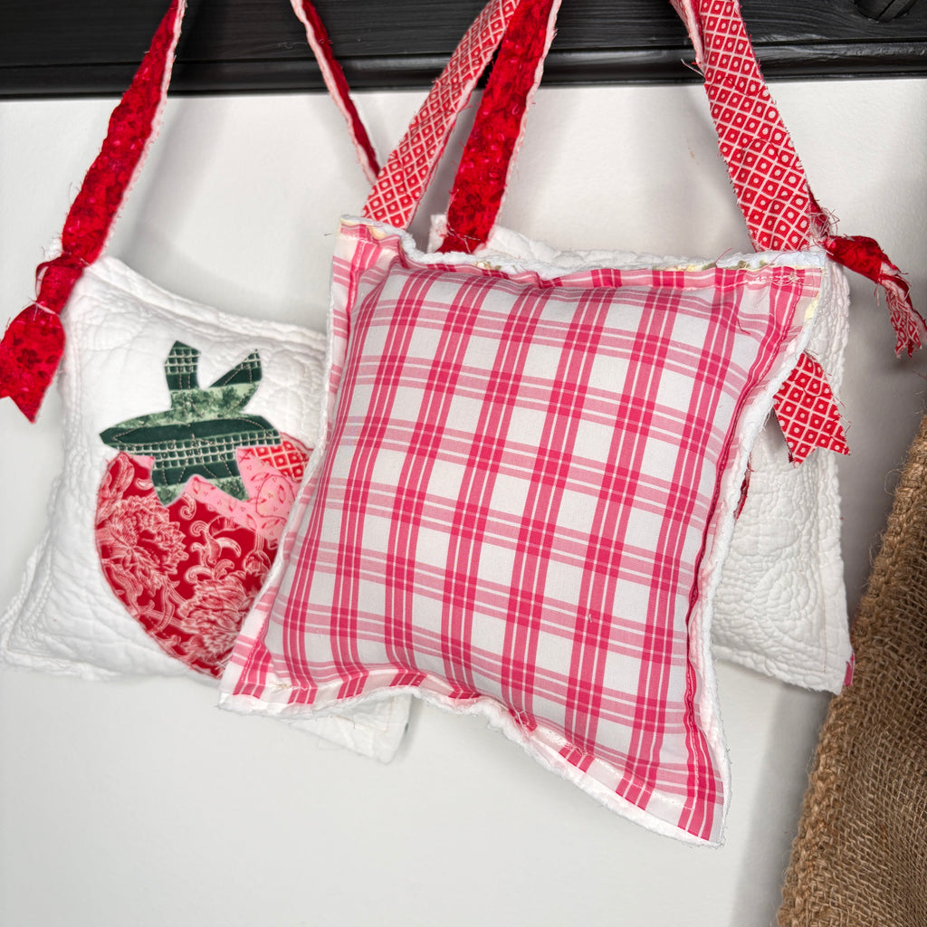KNOB Quilted Strawberry Puffs for Peg Rack, Knob Hanger, Small Home Door Decor